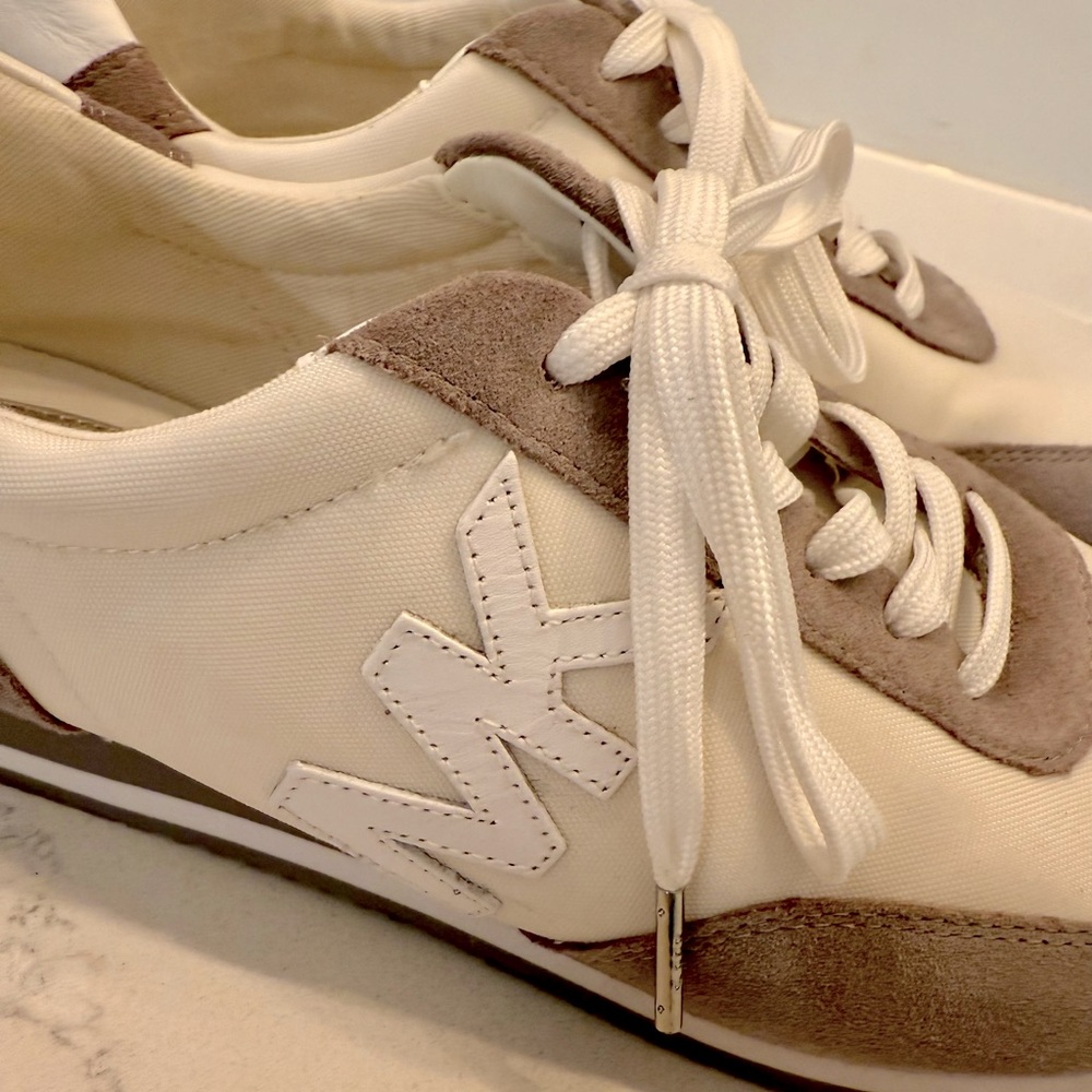 Beige Michael Kors sneakers
